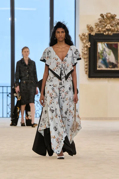 Look 74